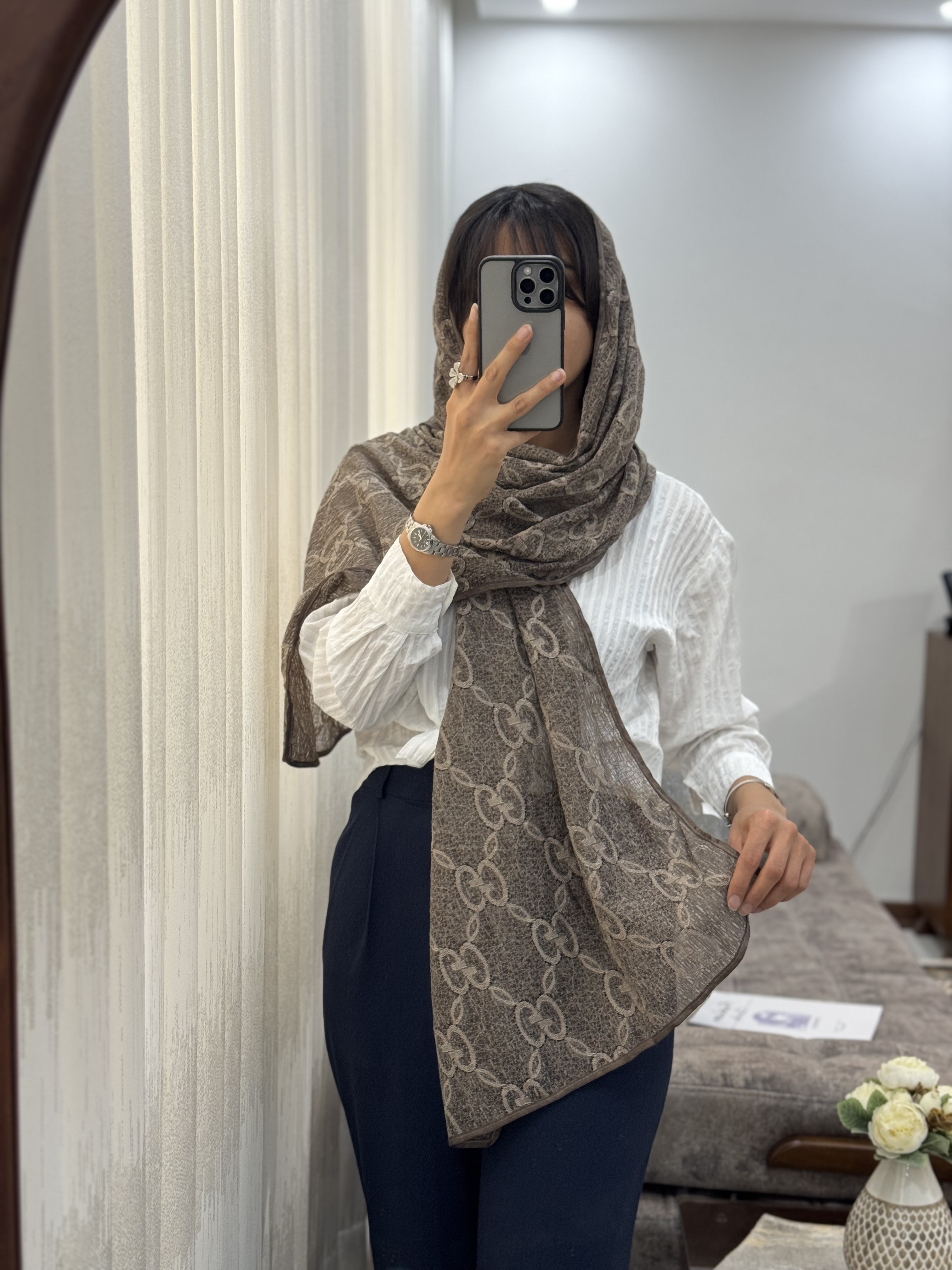 شال تابستانی طرح مارک گوچی برجسته با پارچه عنکبوتی