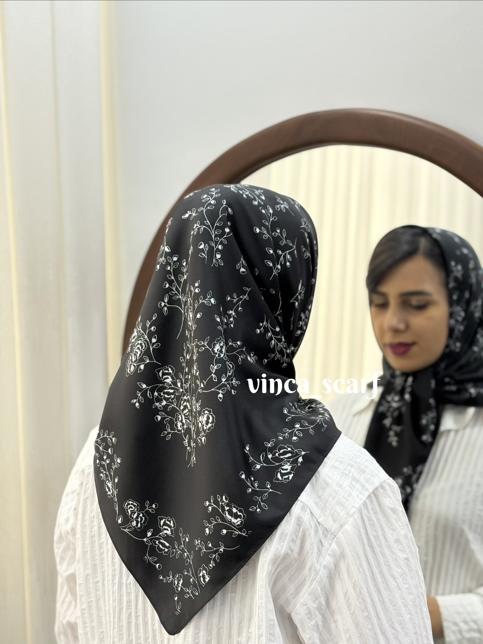 روسری ابریشم توییل قواره ۹۰ طرح «بهارک»