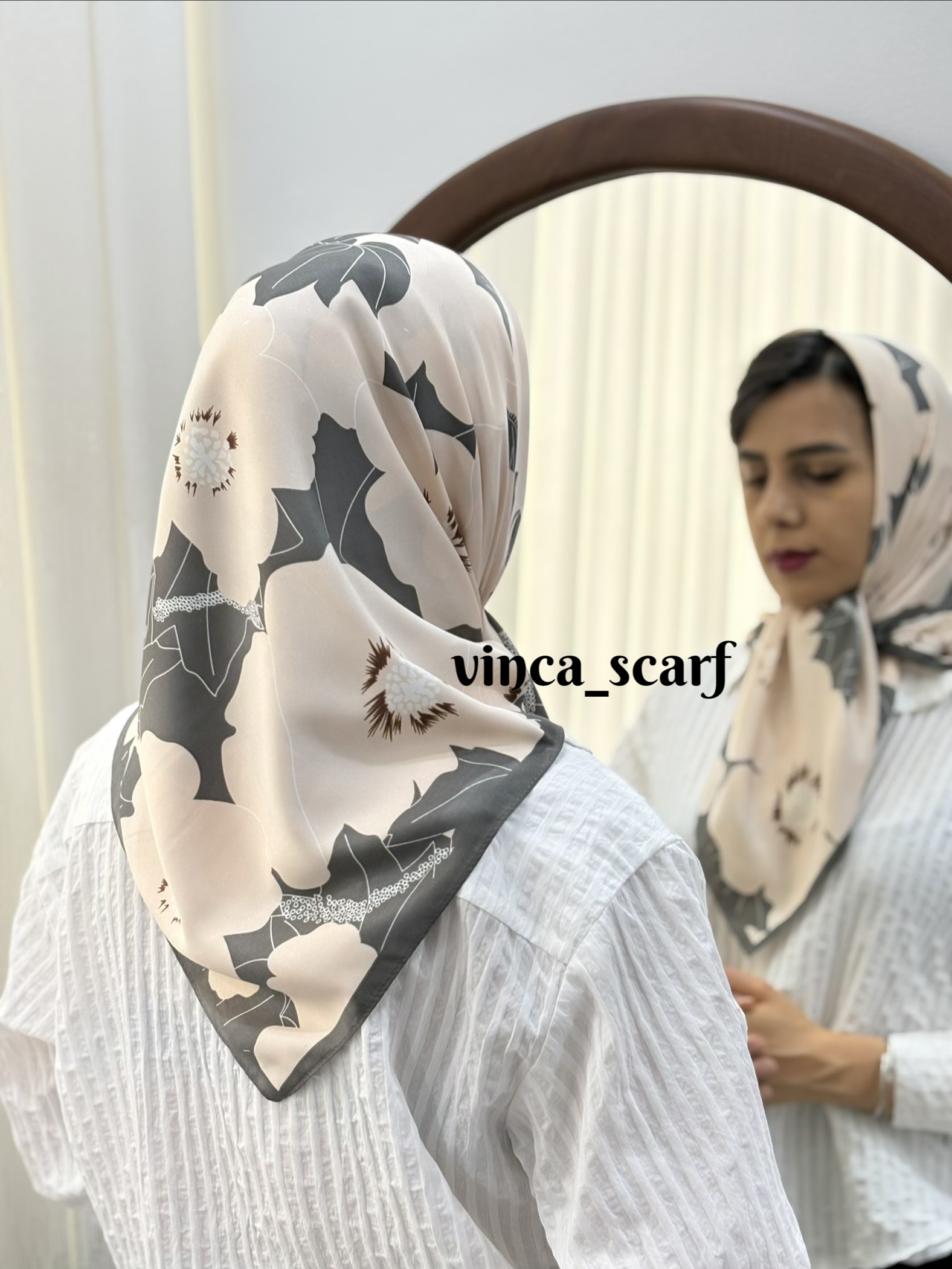 روسری طوسی صورتی طرح کاملیا