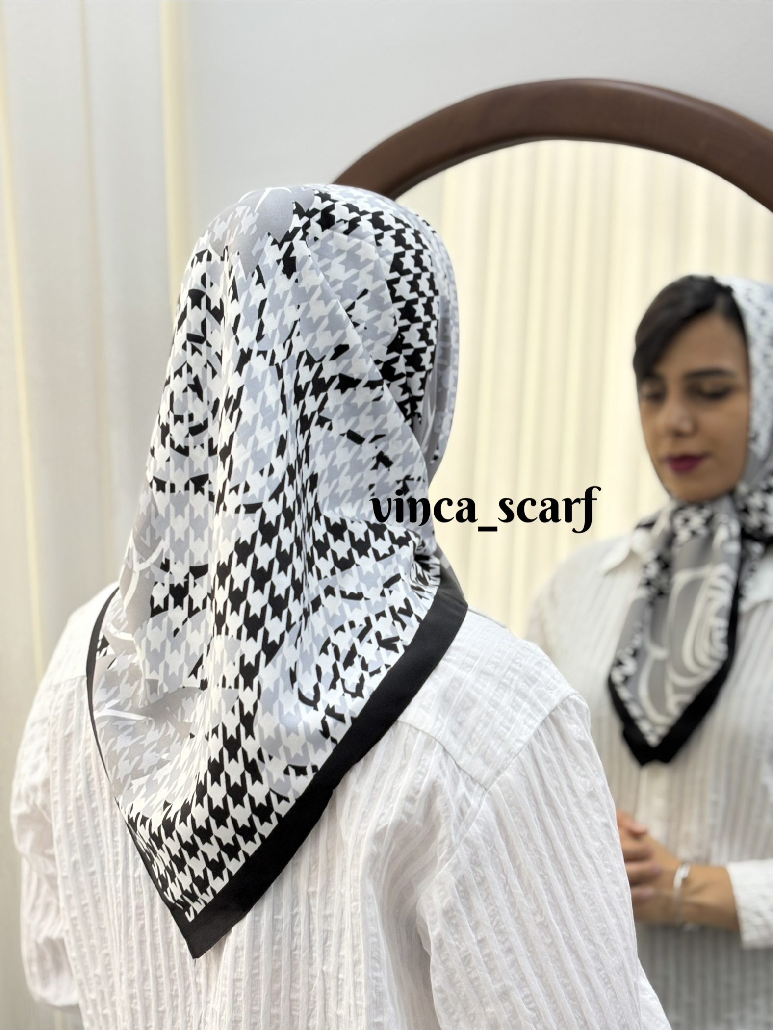 روسری قواره ۹۰ طرح موناکو(پیچازی و گل رز)