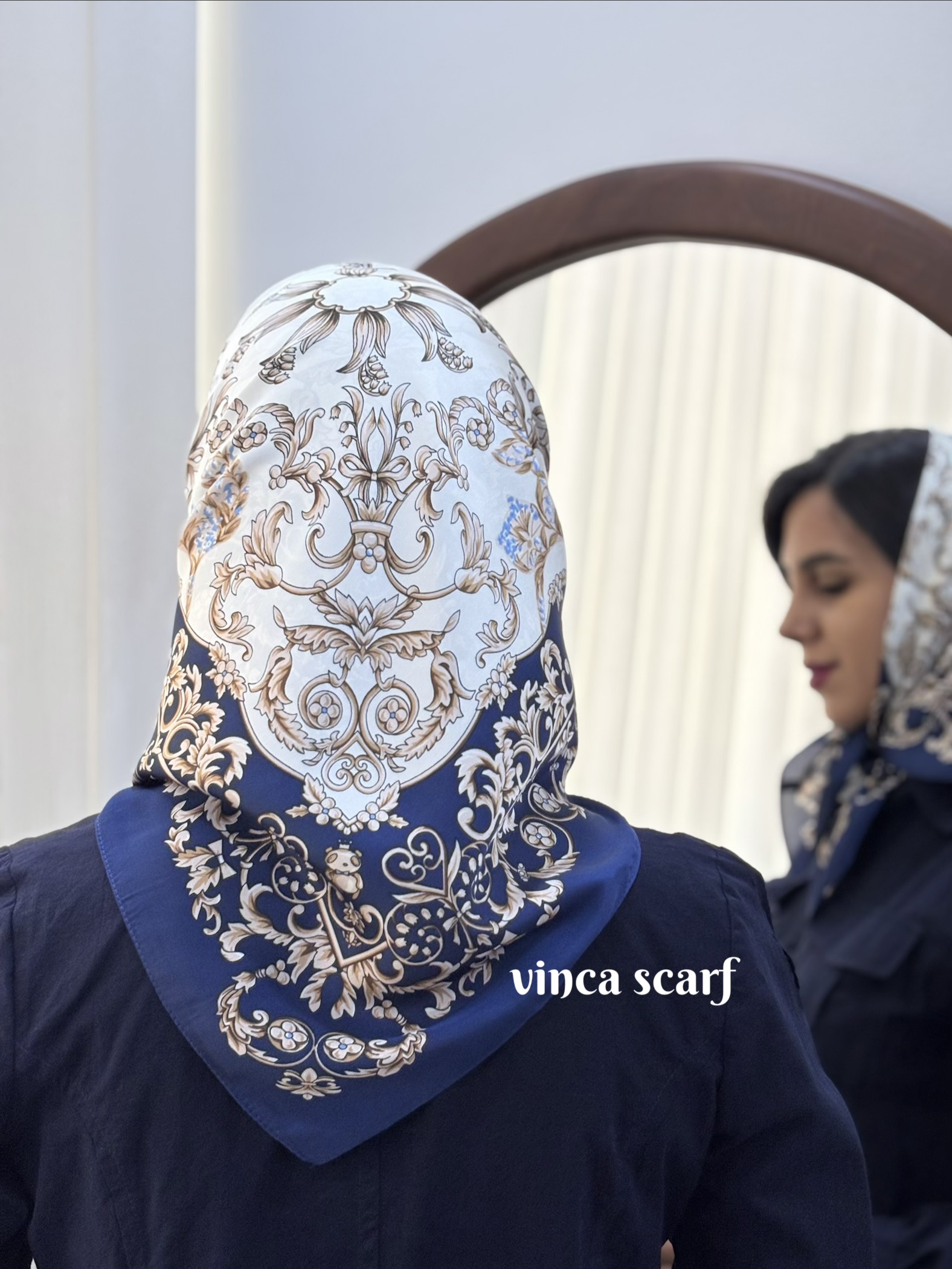 مینی اسکارف ابریشم سیلک قواره ۷۰ طرح کلاسیک گل‌دار